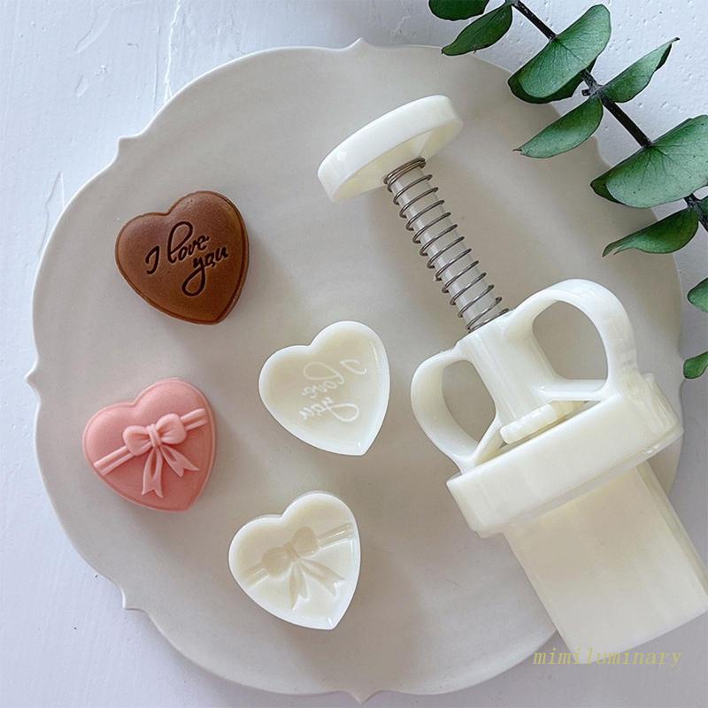 Khuôn Nhựa Làm Bánh Trung Thu Hình Trái Tim Nhỏ DIY