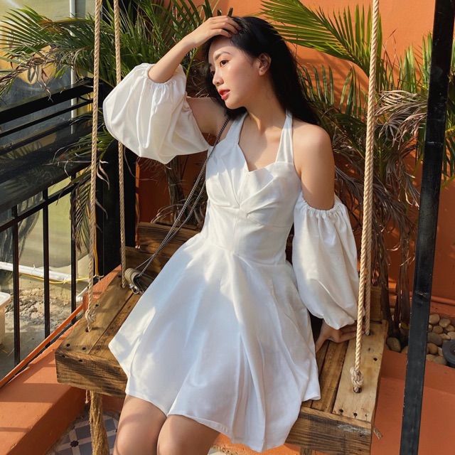 Đầm rớt vai cột cổ Victor