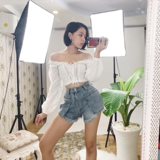 Áo croptop bẹt vai