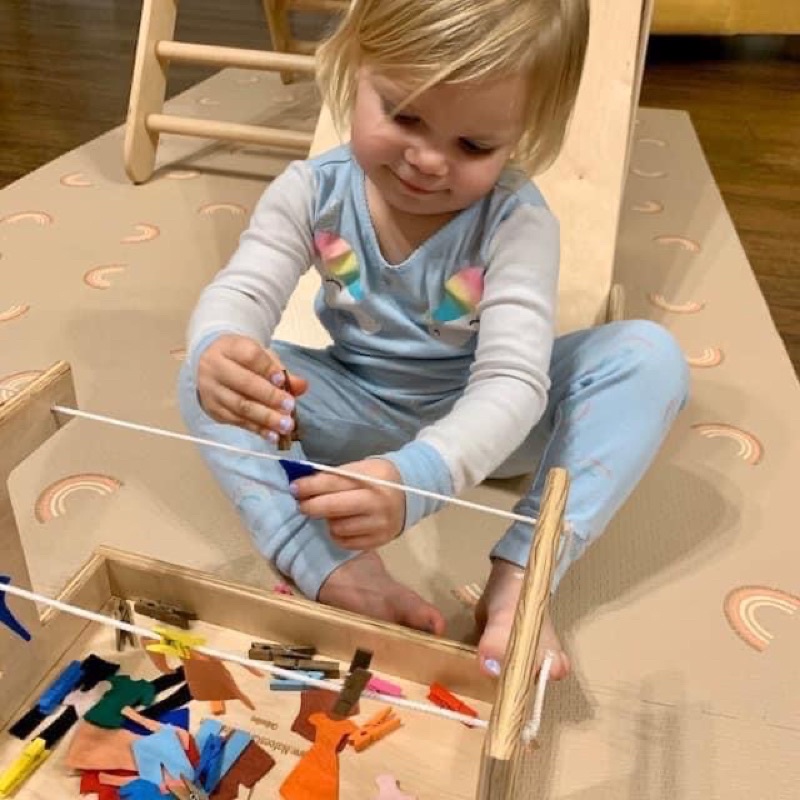 Giá Kẹp Quần Áo Montessori - Thực Hành Cuộc Sống