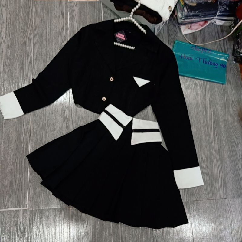 Set vest váy dập li phối siêu xinh
