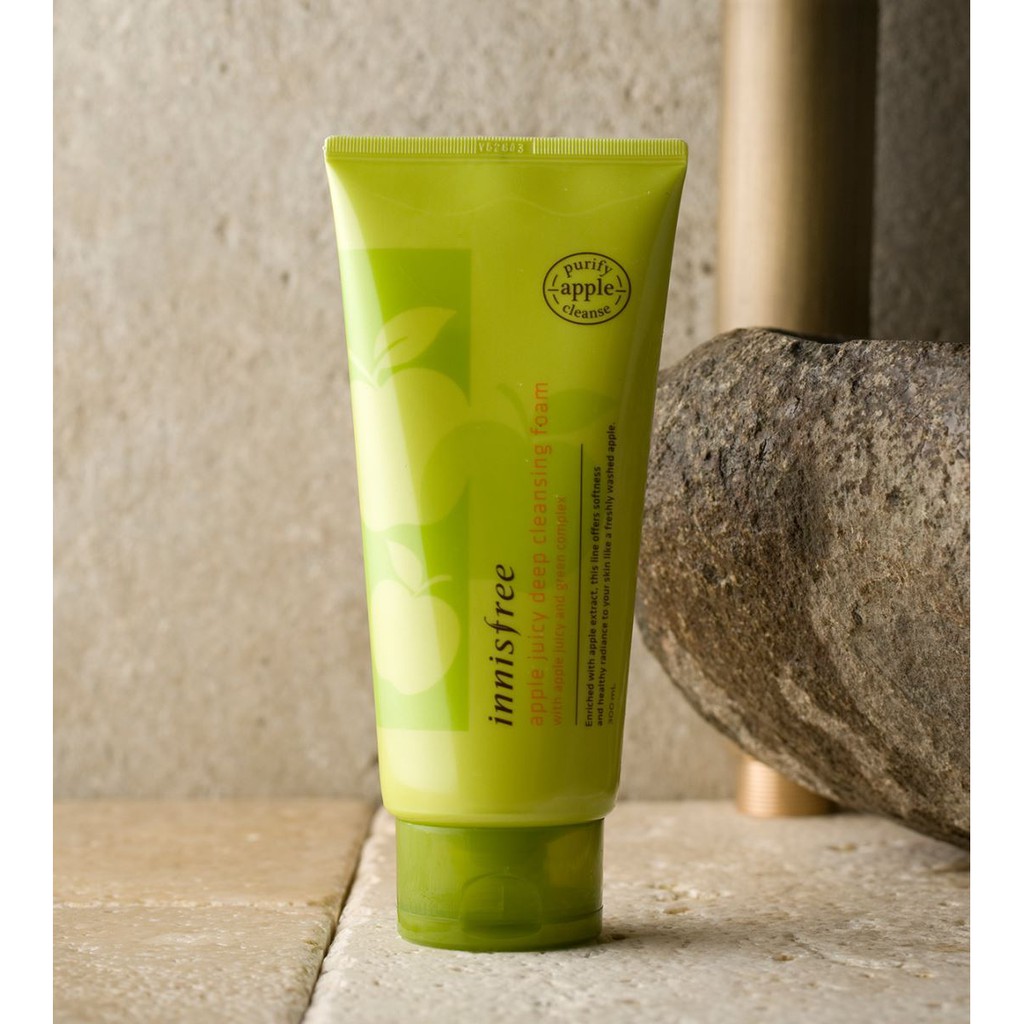 Sữa rửa mặt táo xanh Innisfree Apple Juicy Deep Cleansing Foam