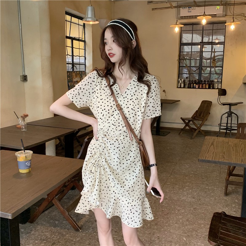 🌸Xả Có Hạn🌸Hàng Quảng Châu 🌸Váy Chấm Bi 🌸 Dáng Ngắn Cổ V Đuôi Cá🌸