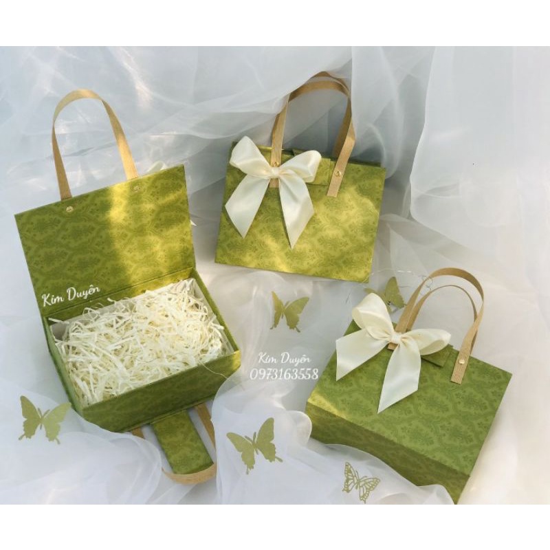 Hộp quà tặng kèm dây sang chảnh 20*15*7,5cm .