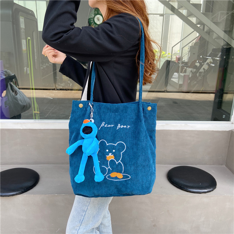 <24h delivery>W&G Japanese corduroy embroidered bear shoulder bag Qing college style student girl Korean version all-match shopping bag