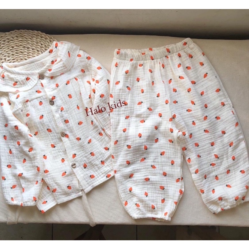 Bộ dài tay cổ bèo cho bé gái chất liệu xô muslin