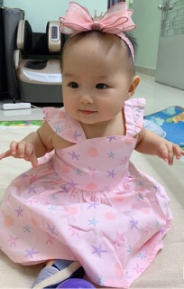 Set áo đầm và quần chip bé gái