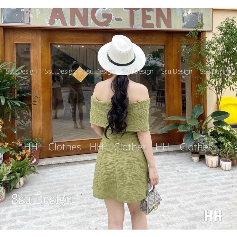 Váy trễ vai sóng