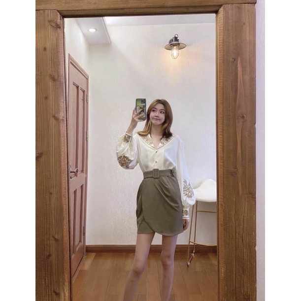 Áo Sơ Mi Kiểu Thêu Họa Tiết Cổ Vest Phong Cách Hồng Kông Mẫu Mới Nhất Cho Nữ