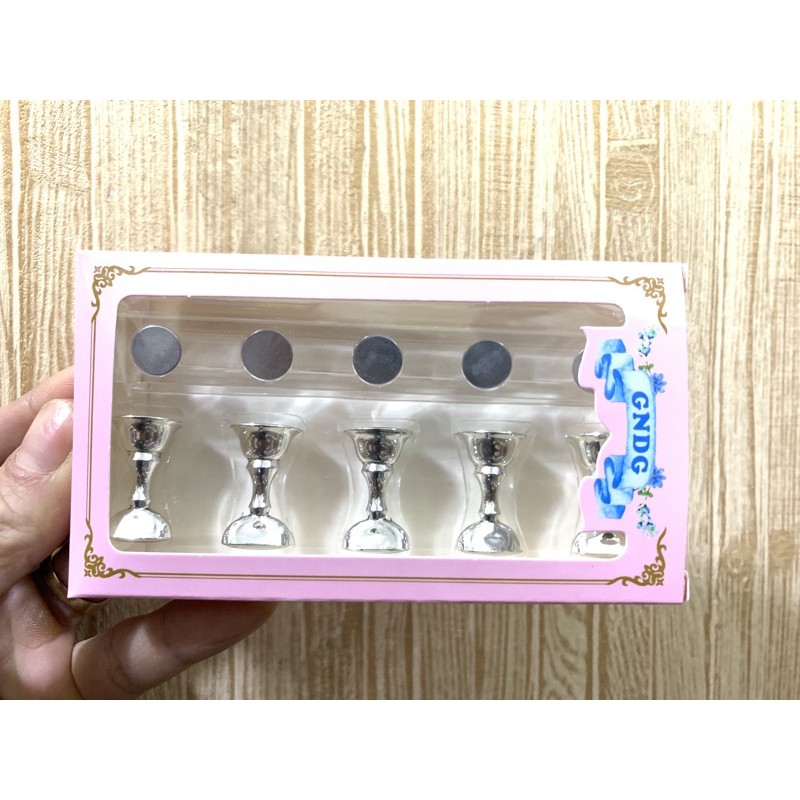 Đế Tập Vẽ Vàng đế hút nam châm