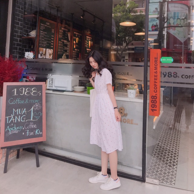 Đầm chấm bi đỏ