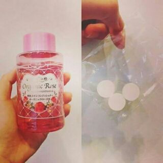 Toner hoa hồng Organic Rose của Nhật trị lỗ chân lông to