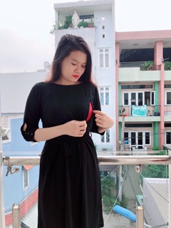 Váy Cho Con Ti Đen Buộc Nơ Eo Che Bụng