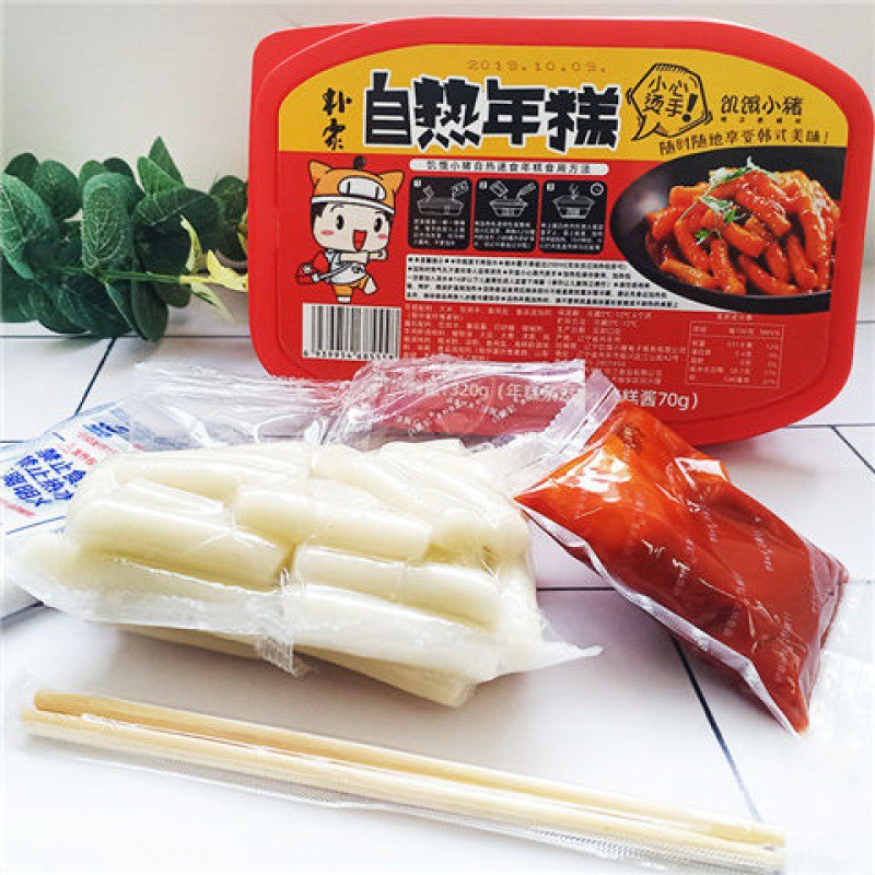 Tokbokki tự sôi ăn liền 320 gram hai người ăn