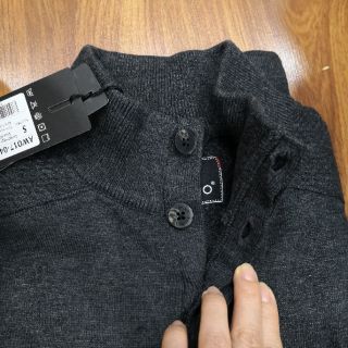THANH LÝ _ Áo len XÁM ĐEN cổ cao 3cm (size S)