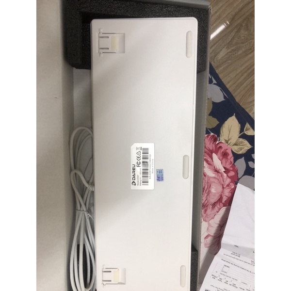 Bàn Phím Dareu EK87 White Red Switch - BH 12/2023