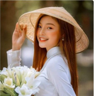 Nón lá tre làm đạo cụ chụp ảnh