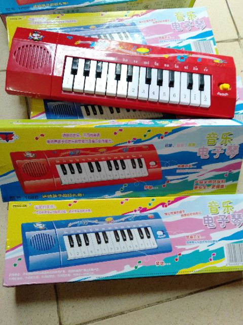 Đàn piano chạy 3 pin tiểu