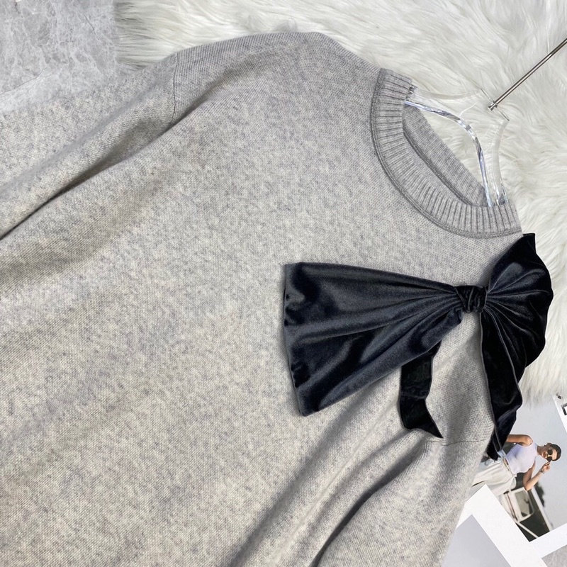 Áo Celine chất liệu len nguyên chất có thể phối với quần short và chân dài. | BigBuy360 - bigbuy360.vn