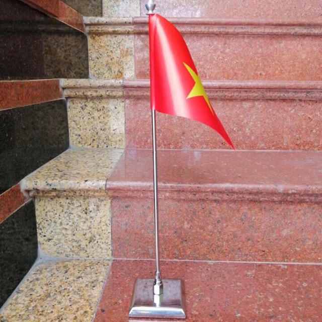 Cờ để bàn tổ quốc