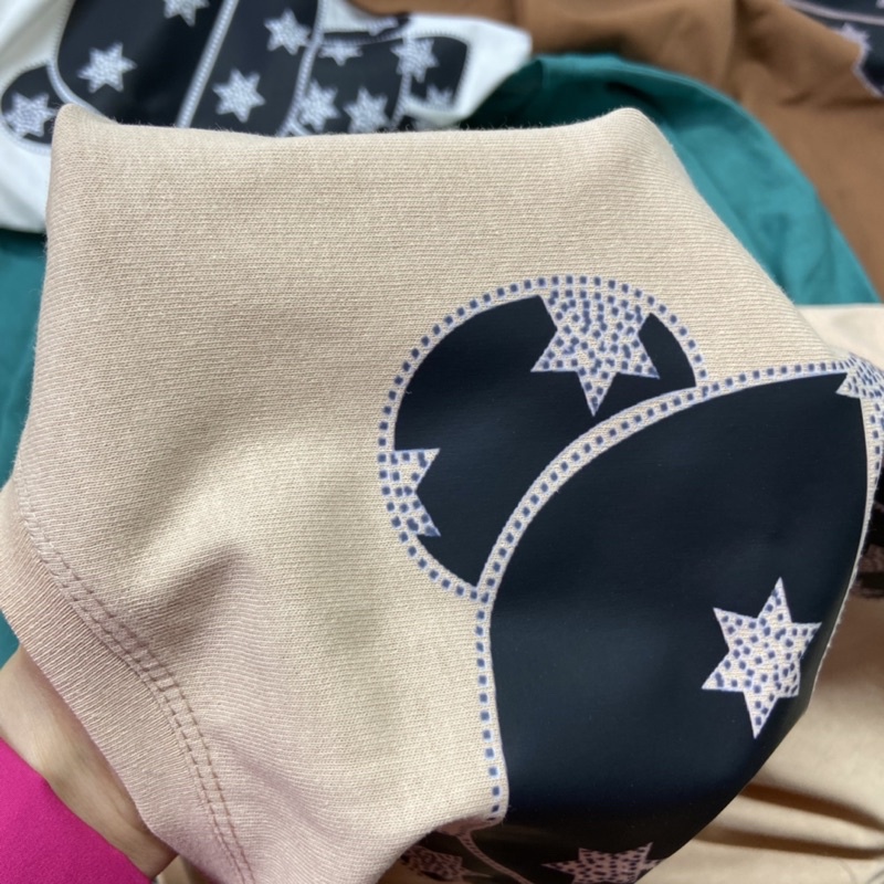 Áo phông cotton phom thụng tay lỡ hình người máy đen Áo thun nữ dáng rộng