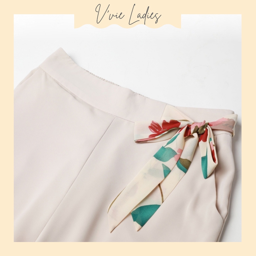 Đồ bộ trung niên nữ cho mẹ, Hàng Quảng Châu cao cấp, Bộ voan tay ngắn quần lửng hoa kem V'vie Ladies #B12