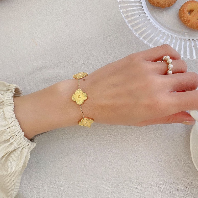 Vòng Tay / Dây Chuyền Bằng Thép Titan Mạ Vàng 18k Phong Cách mori Hàn Quốc Đơn Giản Cho Nữ