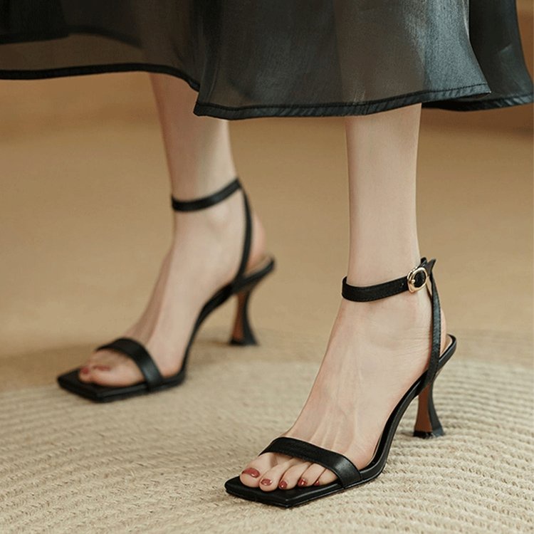 Sandal Cao Gót Hở Ngón Mũi Vuông Phong Cách Thời Trang Mới Dành Cho Nữ
