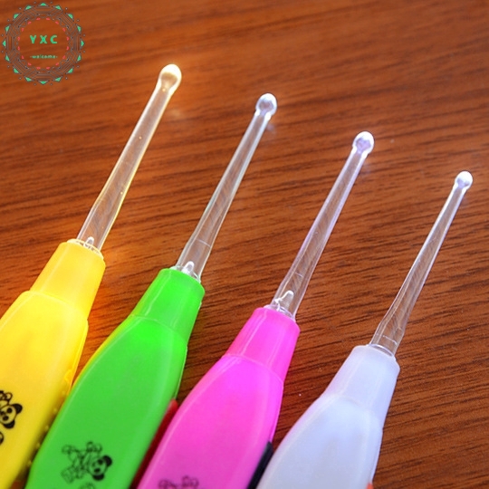 Dụng cụ vệ sinh tai có đèn LED tiện dụng