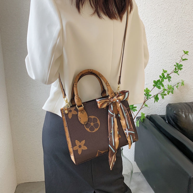 Túi Xách Da Đeo Chéo Đính Nơ Thời Trang Nữ Tính