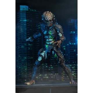 Mô hình NECA Ultimate City Hunter Predator Battle Damage