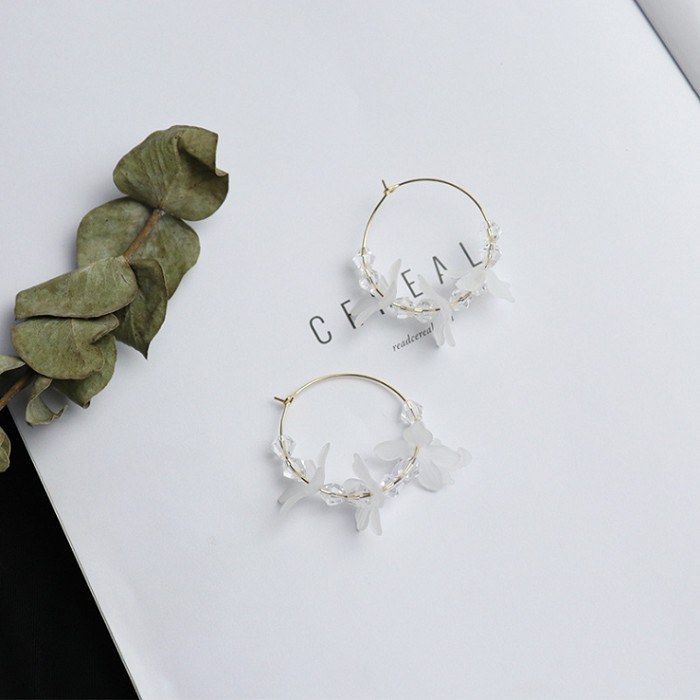 Bông tai nữ Hàn Quốc hình cánh hoa trắng tròn kiểu dáng thanh lịch cá tính phụ kiện thời trang đẹp giá rẻ