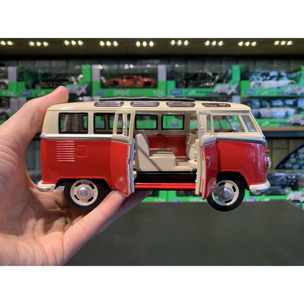 Mô hình xe Wolkswagen T1 Bus (1963) tỉ lệ 1:24 của hãng MZ