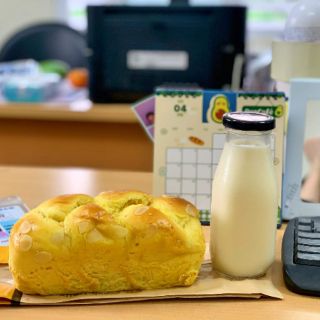 BÁNH MÌ HOA CÚC