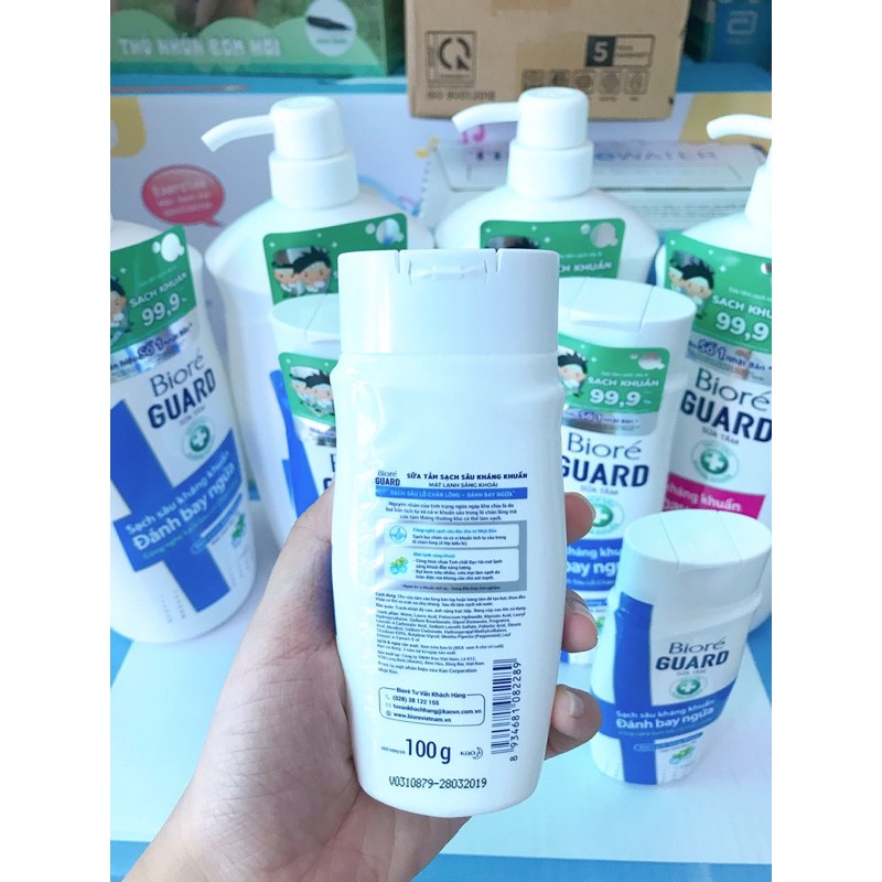 (Mẫu Mới) Sữa Tắm Biore Kháng khuẩn Tinh Chất Bạc Hà - Sạch Mịn Thư Giãn - 800g