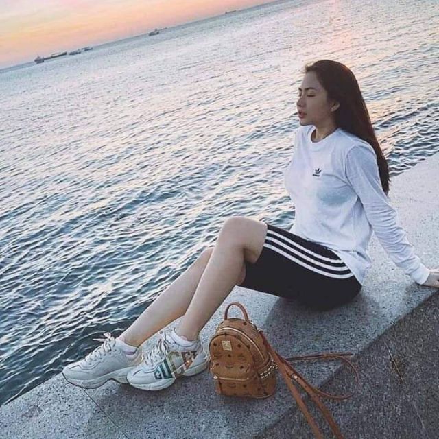 Quần legging đùi ba sọc chuẩn auth | BigBuy360 - bigbuy360.vn