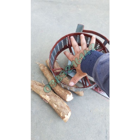 Máy nạo sắn quay tay,, rẻ, bền , gọn nhẹ