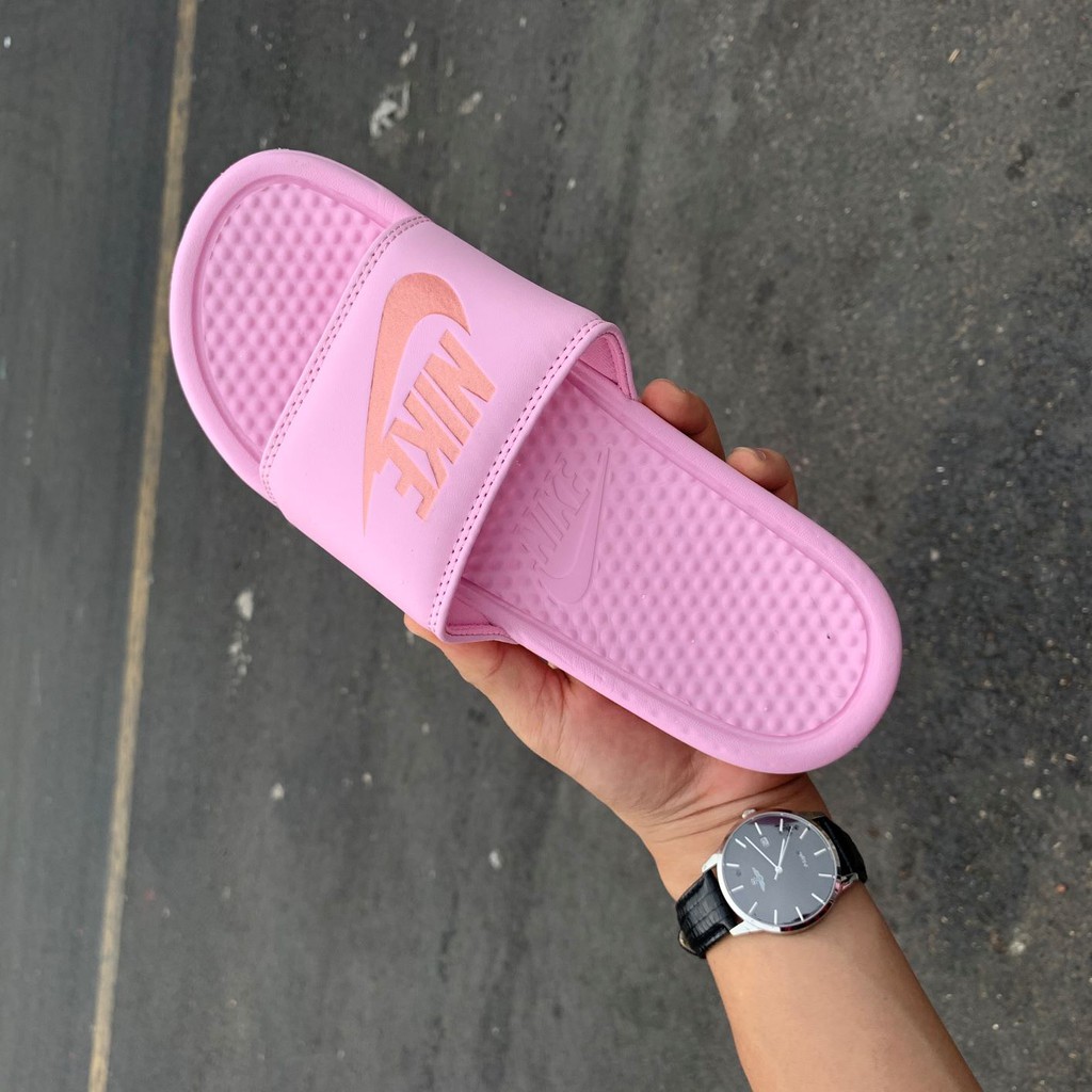 dép nike-màu hồng chữ vàng dành cho nữ tặng hộp