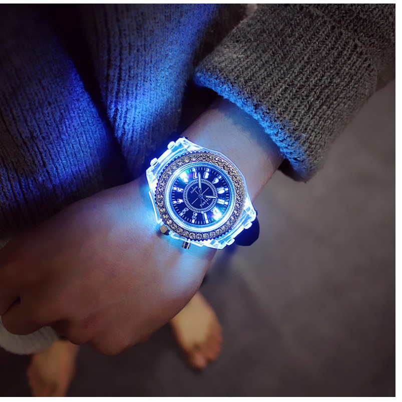 Đồng hồ nữ Geneva phát sáng