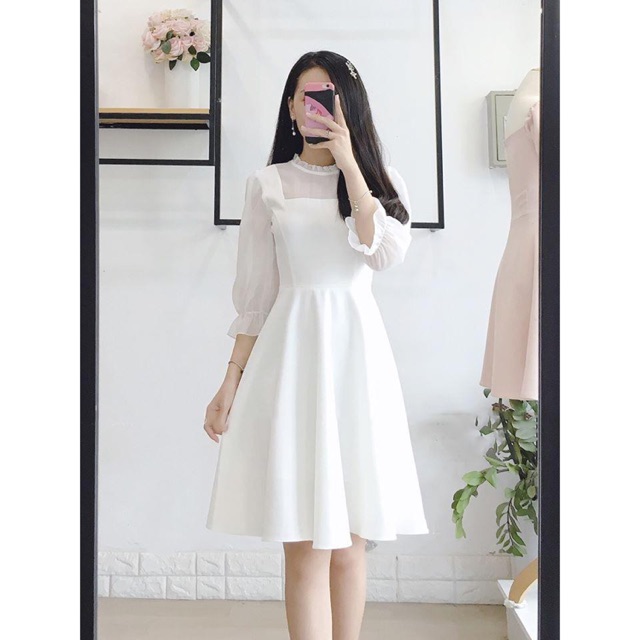 Đầm trắng dự tiệc phối tay voan kín đáo | BigBuy360 - bigbuy360.vn