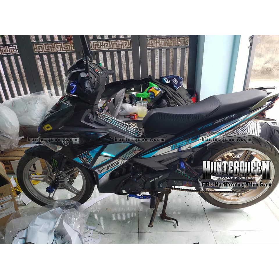 Tem Exciter 150. Tem Y15ZR đơn giản, đen xanh. Chất liệu crom. Chỉnh sửa theo yêu cầu. Sắc nét, bền màu, chống nước