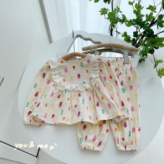 Bộ dài tay quả dứa Dewkids cổ đính viền ren vải xô mulin cao cấp cho bé gái DKT004