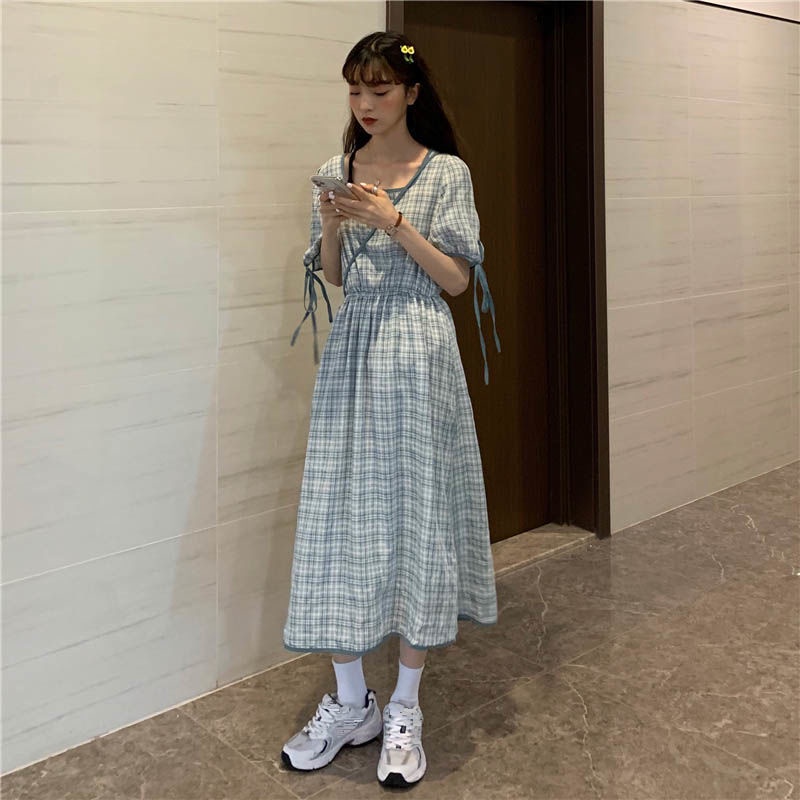 Temperament waist closing 2020 new summer women show thin bubble sleeve square neck French Plaid Dress Medium Length Skirt