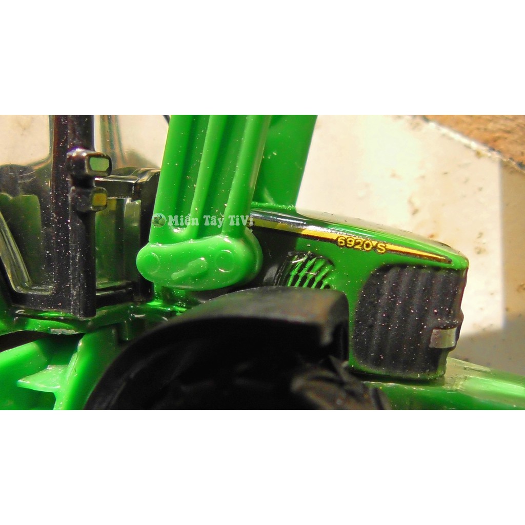 Mô hình máy cày John Deere 2 cầu bằng kim loại - thương hiệu SIKU - Vỏ bánh xe cao su hàng hiếm số lượng có hạn