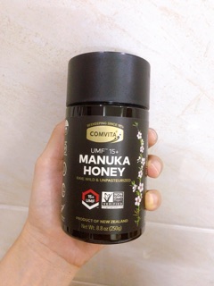 Mật ong Manuka UMF15 Com vi ta