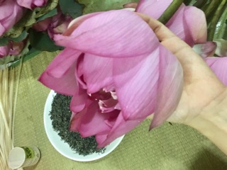 Chè sen Hồ Tây