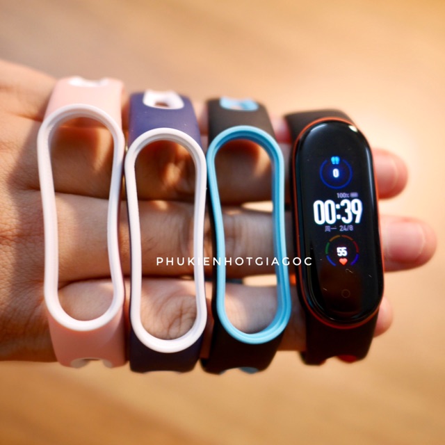 (Sẵn VN) Dây thể thao đục lỗ Mi band 5 khoá cài bên trong / Khoá cài thông minh