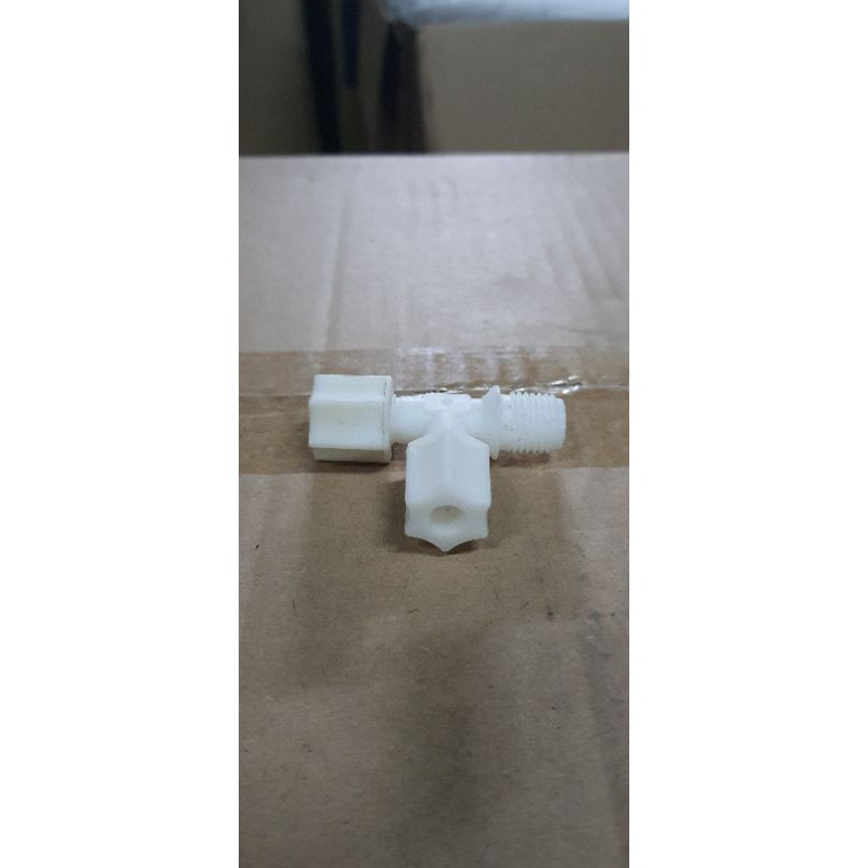 Tê lệch ren 13 ra dây 6 (có ốc xoáy)
