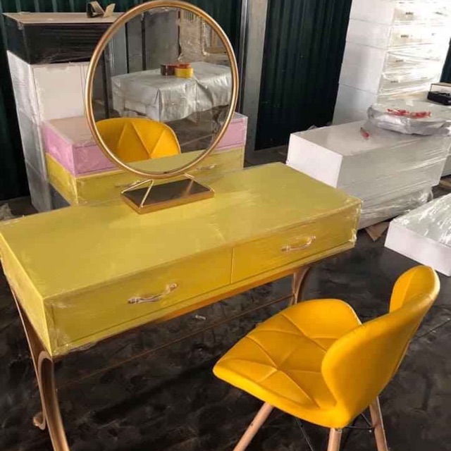 Bàn phấn cực đẹp giá mềm