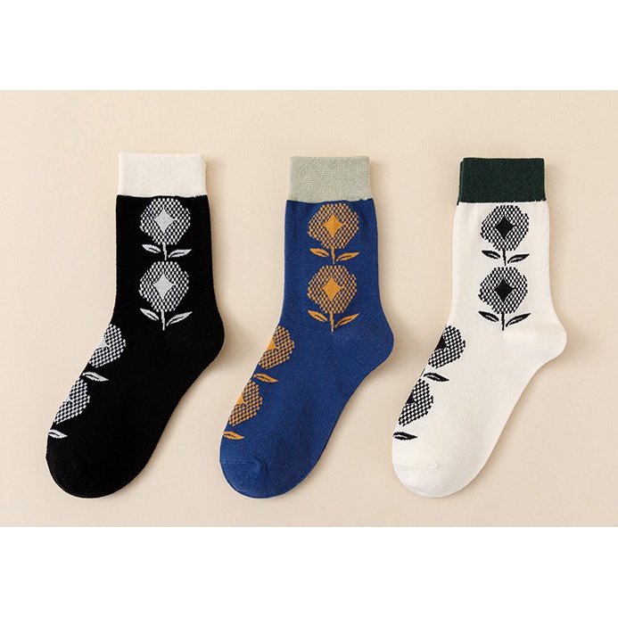 Vớ cao cổ Nam Nữ hình bông hoa phong cách trẻ trung, năng động.